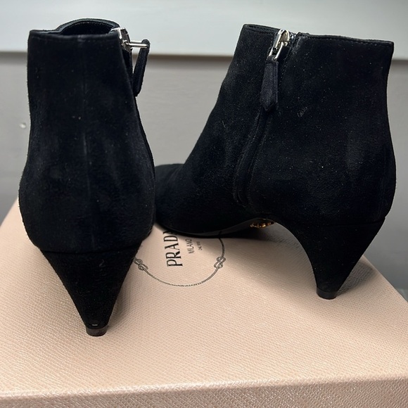 Prada Sz 7 Black Short Suede Kitten Heel Ankle Zip Pointed Toe 2” Heel Booties - Picture 8 of 13